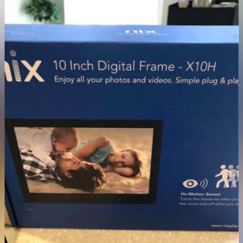 NIX Digital Photo Frame with Remote - Picture 2 of 6